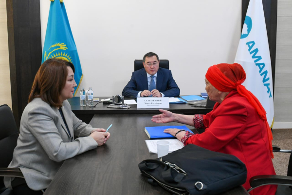 Без воды и со старыми школами: жители Алматинской области рассказали акиму о своих проблемах