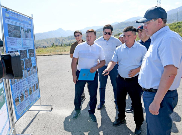 Алматы облысының әкімі Талғар және Еңбекшіқазақ аудандарына жұмыс сапары: өзекті мәселелерді шешуге бағытталған нақты қадамдар