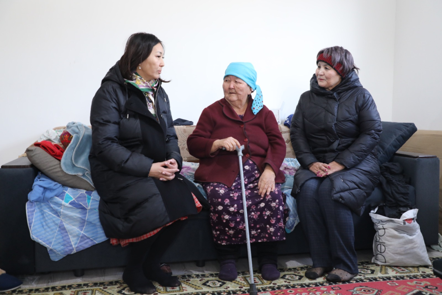 Общественная приемная партии «AMANAT» помогла алматинской семье восстановить дом после пожара