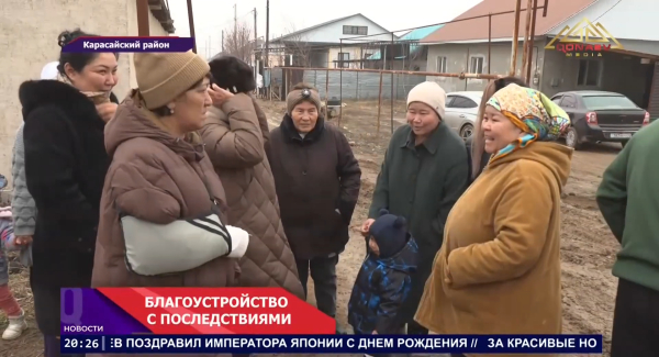 В селе Шалкар резиновые сапоги стали необходимостью — без них не пройти и не проехать