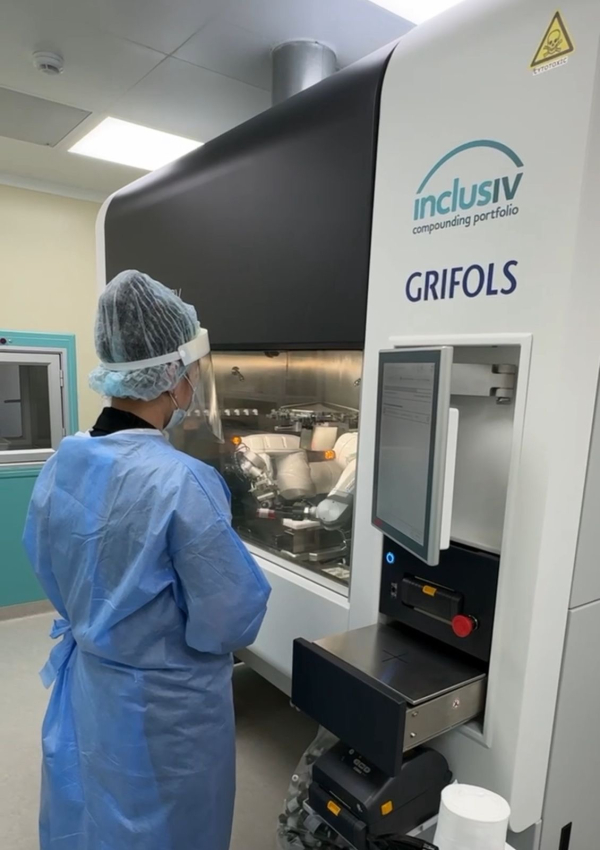 В Алматы начали использовать первого в Казахстане робота для приготовления химиотерапевтических препаратов